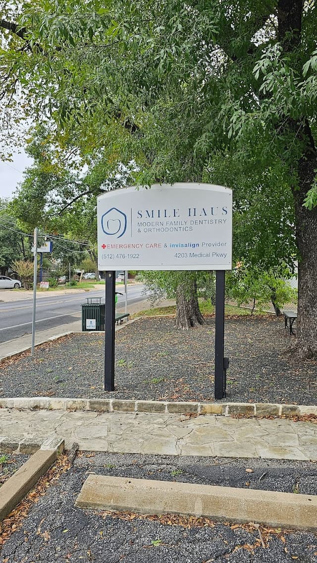 Smile Haus Medical Parkway photo